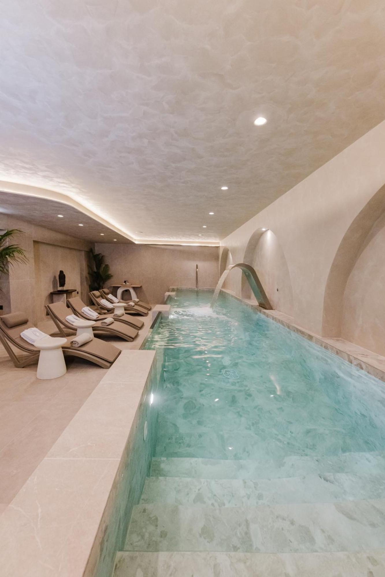 Hotel Evexia Boutique & 4*