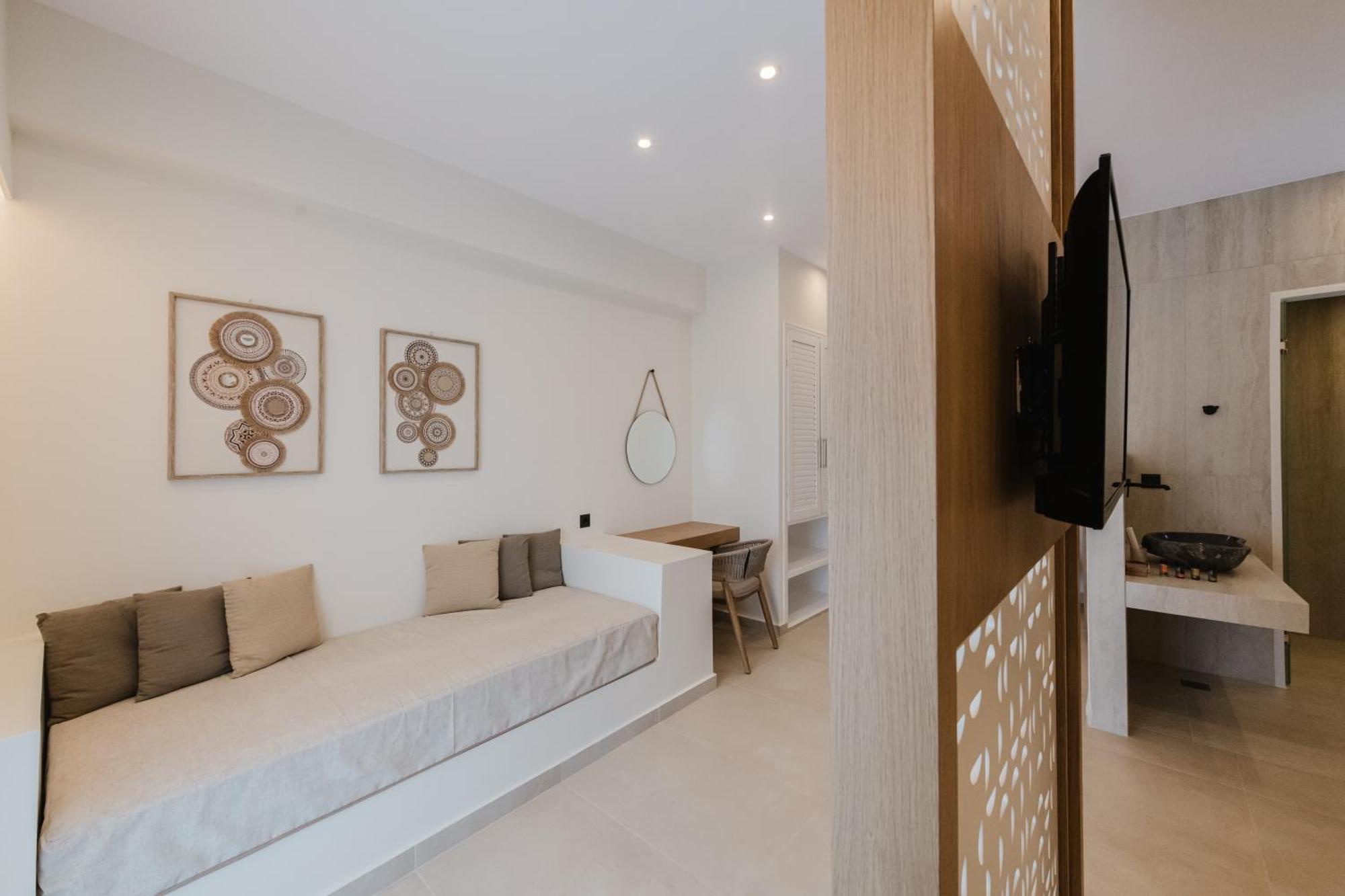 Hotel Evexia Boutique & Agia Marina