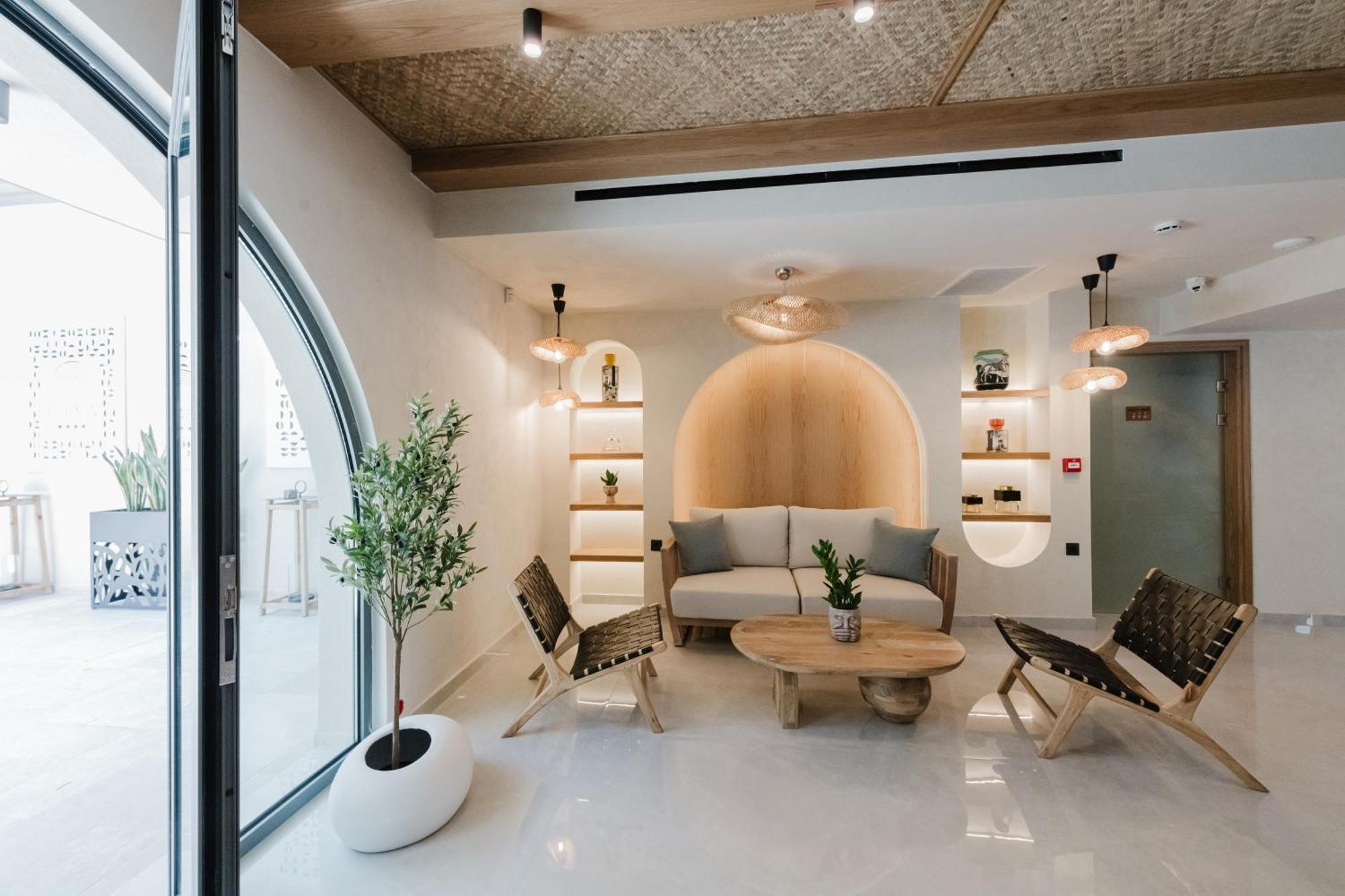Evexia Boutique & 4* Agia Marina